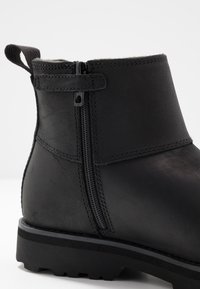Timberland COURMA CHELSEA - Classic ankle boots - black
