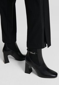 KARL LAGERFELD ASTRA NOVA GORE  - Ankelboots med høye hæler - black lthr