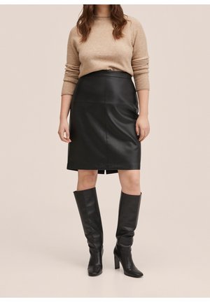 Pencil skirt - black