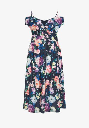 Marineblå midikjole med tynde off-shoulder stropper, omslagsdetalje på overdelen og flerfarvet stort blomstermønster i pink, hvid, lilla og grøn.