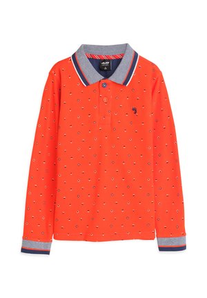 Rode longsleeve polo met een gekraagde hals, voorzien van een marineblauwe en witte gekleurde kraag en kleurrijke diamantmotieven door het hele shirt.