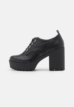High heels - black