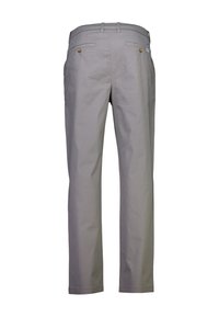 Graue Baumwollhose mit geradem Bein, ausgestattet mit zwei Gesäßtaschen mit goldfarbenen Knöpfen und einem Bund.