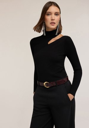MAGLIA DOLCEVITA CON CUT-OUT ASIMMETRICO - Maglione - nero