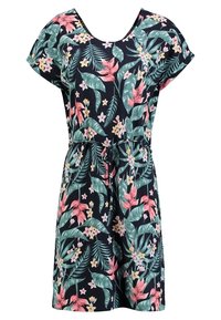 Sukienka w kwiaty z ciemnoniebieskim tłem, krótkimi rękawami i zawiązywanym w talii paskiem. Ozdobiona jest jaskrawymi różowymi kwiatami i zielonymi liśćmi.