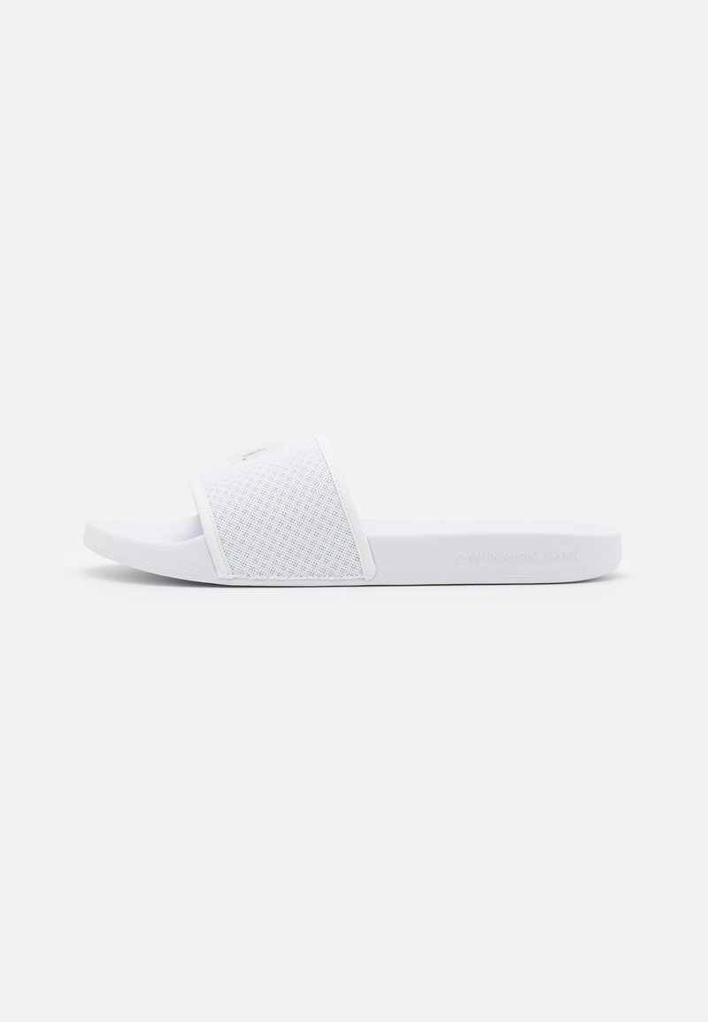 Herren Sandalen | Calvin Klein Jeans SLIDE JELLY MONOGRAM Pantolette flach bright white/weiß - HR14513 Herren Sandalen | Calvin Klein Jeans SLIDE JELLY MONOGRAM Pantolette flach bright white/weiß - HR14513