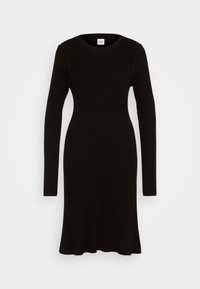 Abito in maglia nera a coste con maniche lunghe e scollatura rotonda, caratterizzato da un orlo svasato e una vestibilità comoda. Il tessuto presenta una leggera texture.