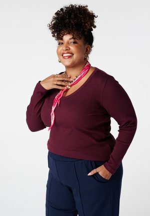 NOT TRANSLATED - Trui - bordeaux