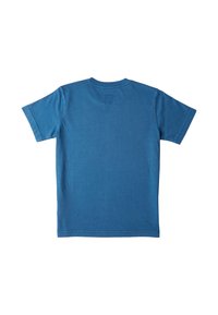 Modré bavlněné tričko s krátkými rukávy a jednoduchým kulatým výstřihem, se hladkým povrchem a bez viditelných vzorů nebo grafik.
