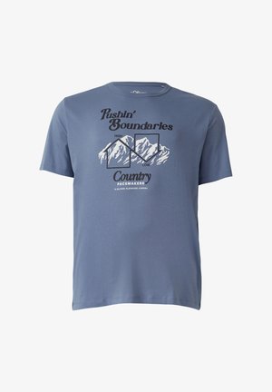 Hellblaues Baumwoll-T-Shirt mit kurzen Ärmeln, das eine Berggrafik und den Text "Pushin' Boundaries Country Pacemakers" zeigt.