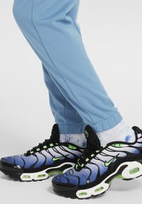 Nike Sportswear SPORTSWEAR - Tracksuit - aegean storm midnight navy white