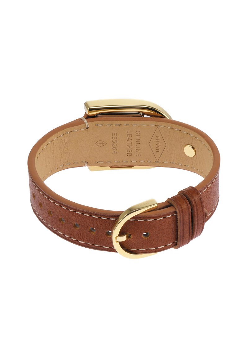 Correa de reloj de cuero marrón con perforaciones, hebilla dorada y detalles de costura. Superficie texturizada y parte interior suave.