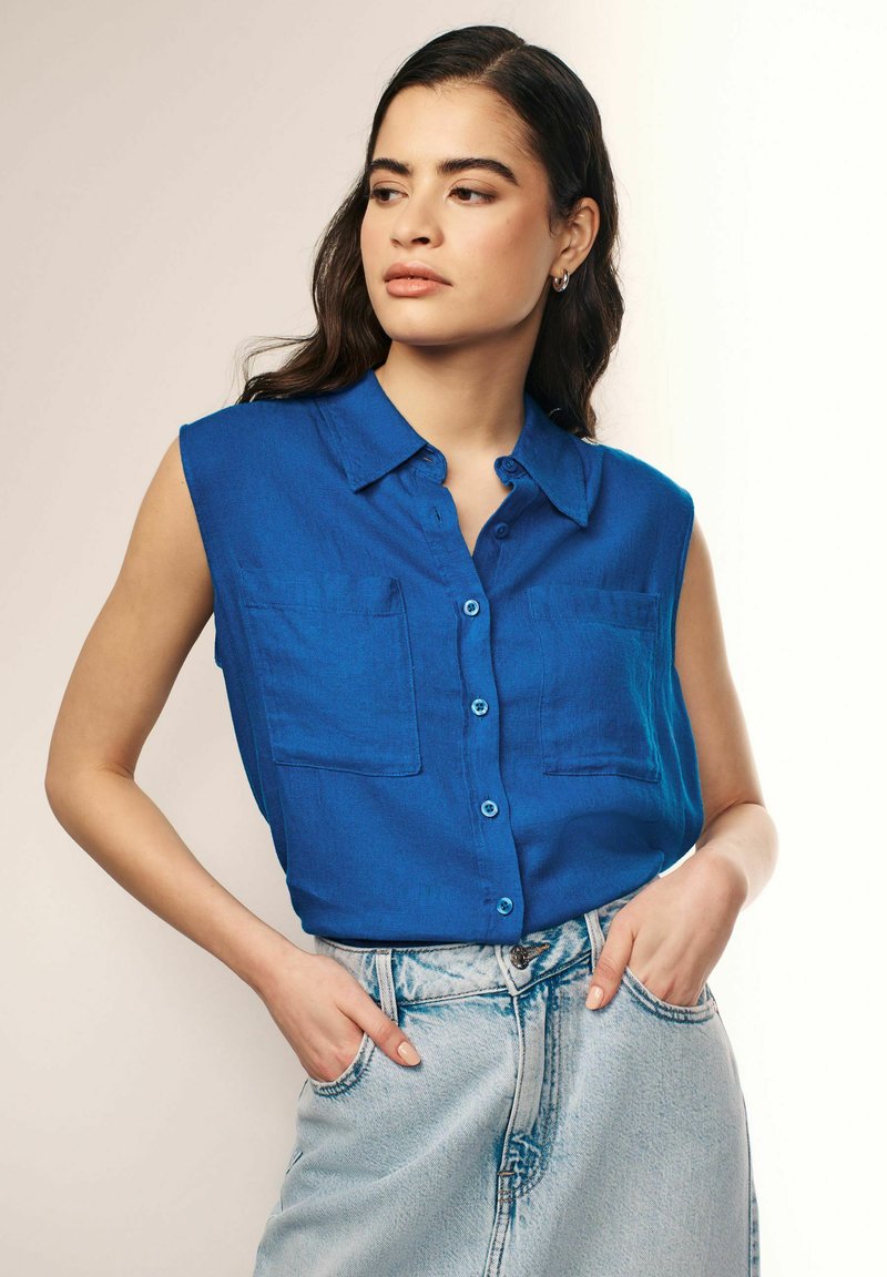 Next - SLEEVELESS RUCHED SIDE REGULAR FIT - Overhemdblouse - blue, Vergroten