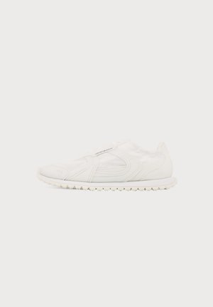 Emporio Armani, - Sneakersy niskie