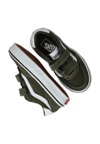 Zapatillas de lona de color verde oliva con un diseño de olas blancas, doble correa de velcro y suela de goma con un patrón texturizado.