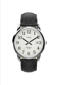 Montre ronde en argent avec un cadran blanc, des chiffres arabes noirs et un bracelet en cuir noir. Affiche la date et dispose d'un rétroéclairage Indiglo. Résistante à l'eau jusqu'à 30 mètres.