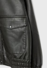 Stradivarius Veste en similicuir - grey