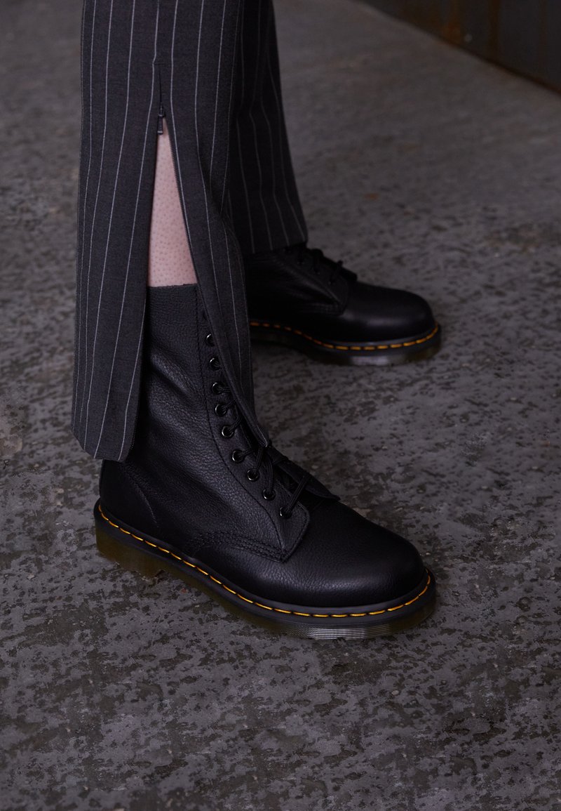 Dr. Martens 1490 10 EYE VIRGINIA - Botines con cordones black/negro - Zalando.es