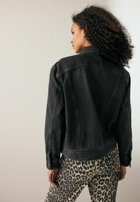 Next TRUCKER - Chaqueta vaquera - black