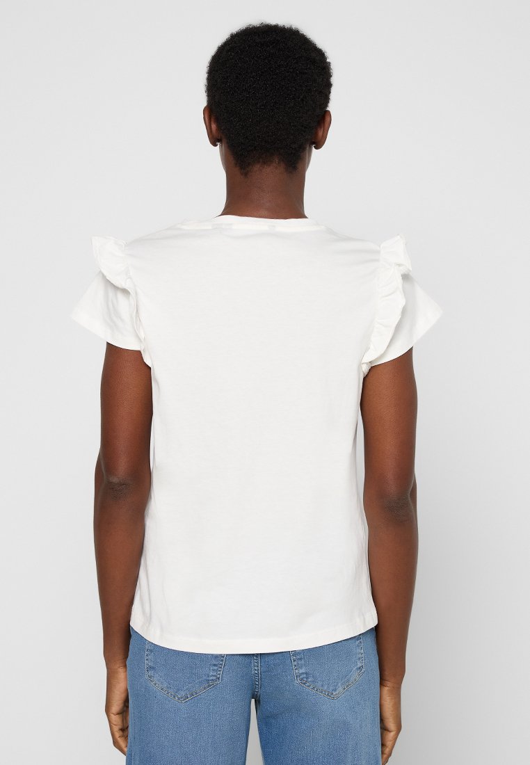Weißes T-Shirt mit kurzen Ärmeln und Rüschendetails an den Schultern, mit rundem Ausschnitt und lockerer Passform.