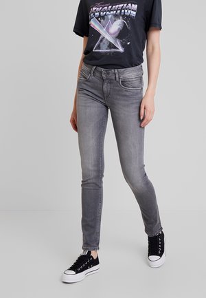 Jeansy Slim Fit