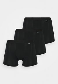 Drie paar zwarte boxershorts gemaakt van een soepele, rekbare stof met een comfortabele tailleband en zonder zichtbare naden of patronen.