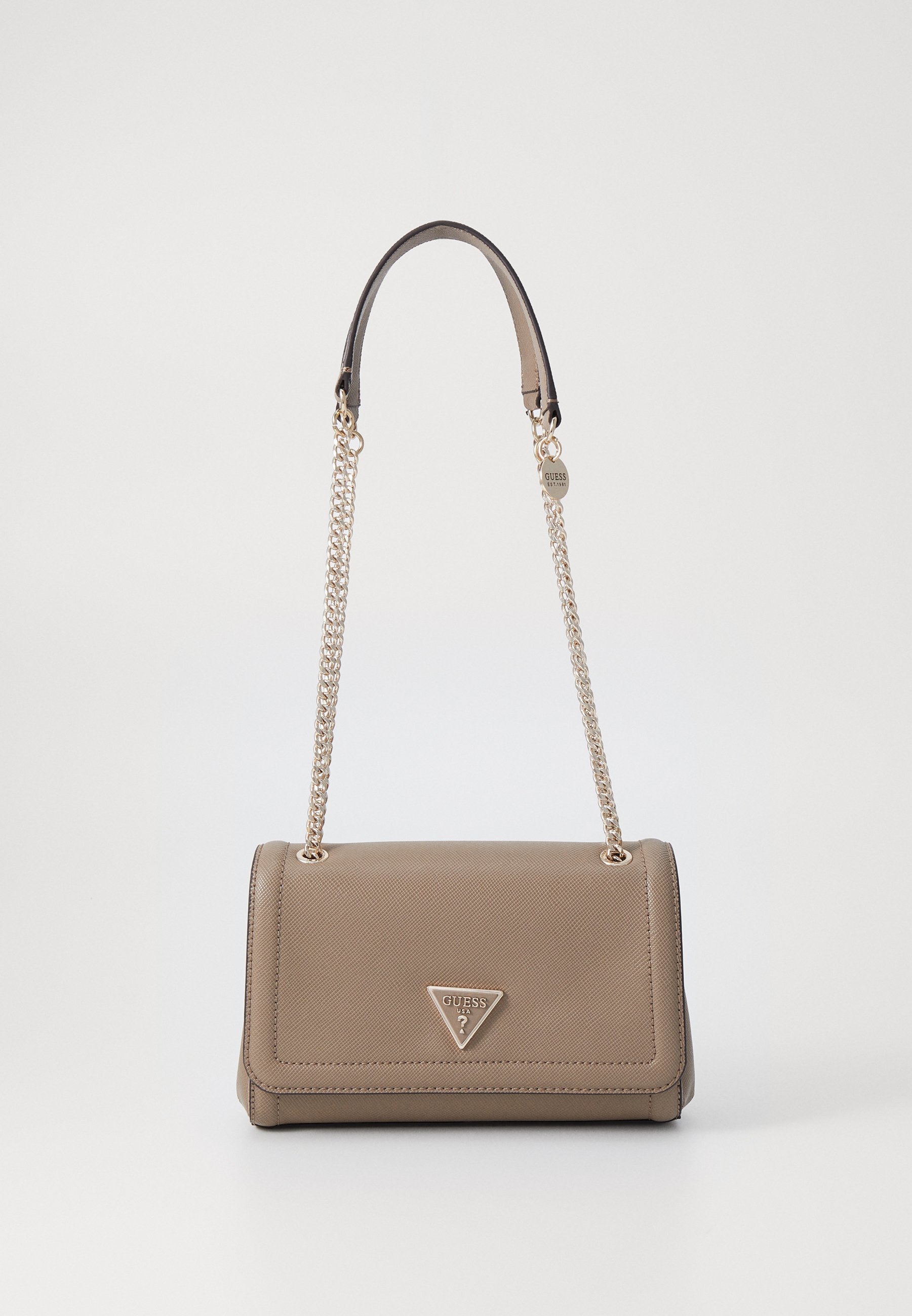 Borsa GUESS Noelle Convertible Marrone - Ecopelle Con Catena E Tracolla - Dimensioni 26x17x8 Cm