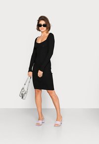 Vero Moda VMWILLOW SQUAREHEART DRESS - Vestido de dia - black
