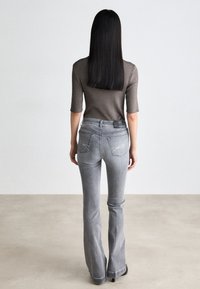 LIU JO PANT AUTHENTIC BEAT - Jean bootcut - grey