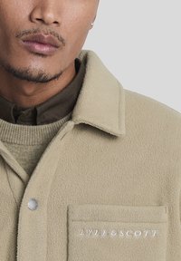 Lyle & Scott EMBROIDERED  - Fleecejas - x sage uniform