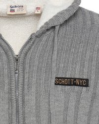 Grijze kabelgebreide hoodie met een ritssluiting, zachte witte fleece voering en een zwart label met de tekst "SCHOTT-NYC" op de borst.