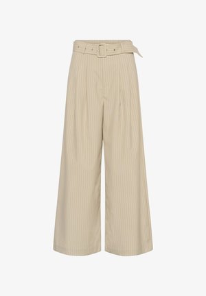 Bež široke hlače z ozkimi navpičnimi črtami in usklajenim pasom z pravokotno zaponko v pasu.