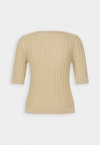 Top de punto acanalado beige con un escote ancho, mangas cortas y una silueta ajustada. Tejido texturizado con un acabado suave y acentos acanalados.