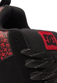 DC Shoes COURT GRAFFIK UNISEX - Sneaker low - bw black white red