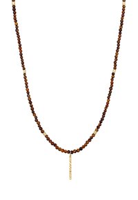 Pärlhalsband med bruna stenar, insprängt med gyllene accenter, och en vertikal gyllene hängsmycke med en texturerad yta.