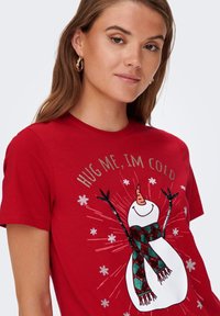 ONLY ONLXMAS LIFE CHRISTMAS  - T-shirt estampada - urban red print:snowman