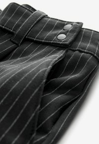 Next PONTE BARREL LEG - REGULAR FIT - Stoffhose - black