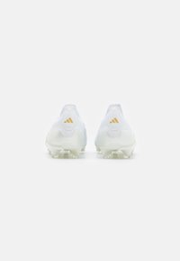 adidas Performance PREDATOR ELITE LACELESS FIRM GROUND - Kemény talajra készült futballcipő - footwear white/gold metallic