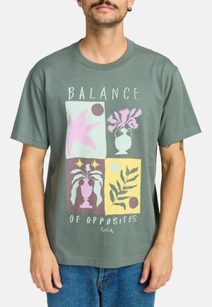 NATURE DISPLAY  - Print T-shirt - mottled green
