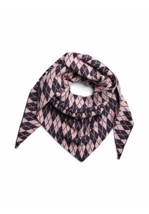 Écharpe triangulaire en tricot rose et violet foncé, ornée d’un motif argyle en losanges, disposée en plis sur un fond blanc.