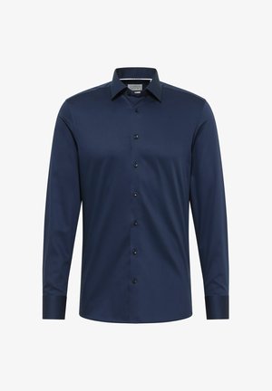 Herren Langarm-Hemd in Marineblau mit Knopfleiste und Kentkragen, vor einem weißen Hintergrund präsentiert.