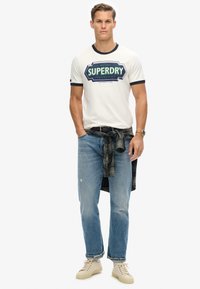 Superdry & Co RINGER WORKWEAR GRAPHIC - Camiseta estampada - winter white eclipse navy