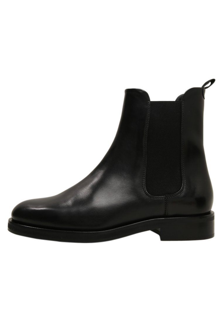 a chelsea boot