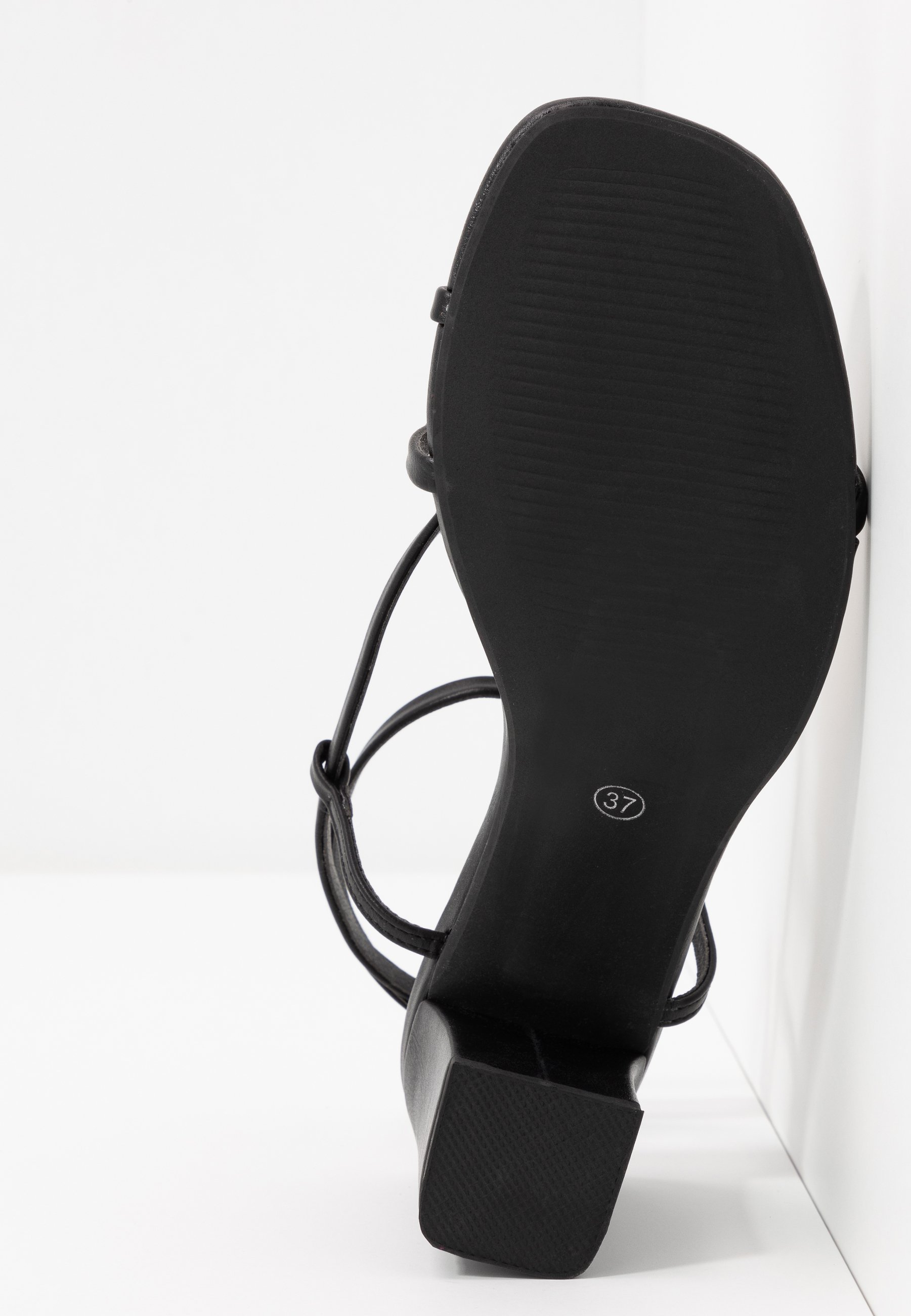 HARPER STRAPPY HEEL Sandaler black HARPER STRAPPY HEEL Sandaler black