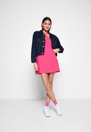 HALTER NECK DRESS - Jerseykjole - jewel pink