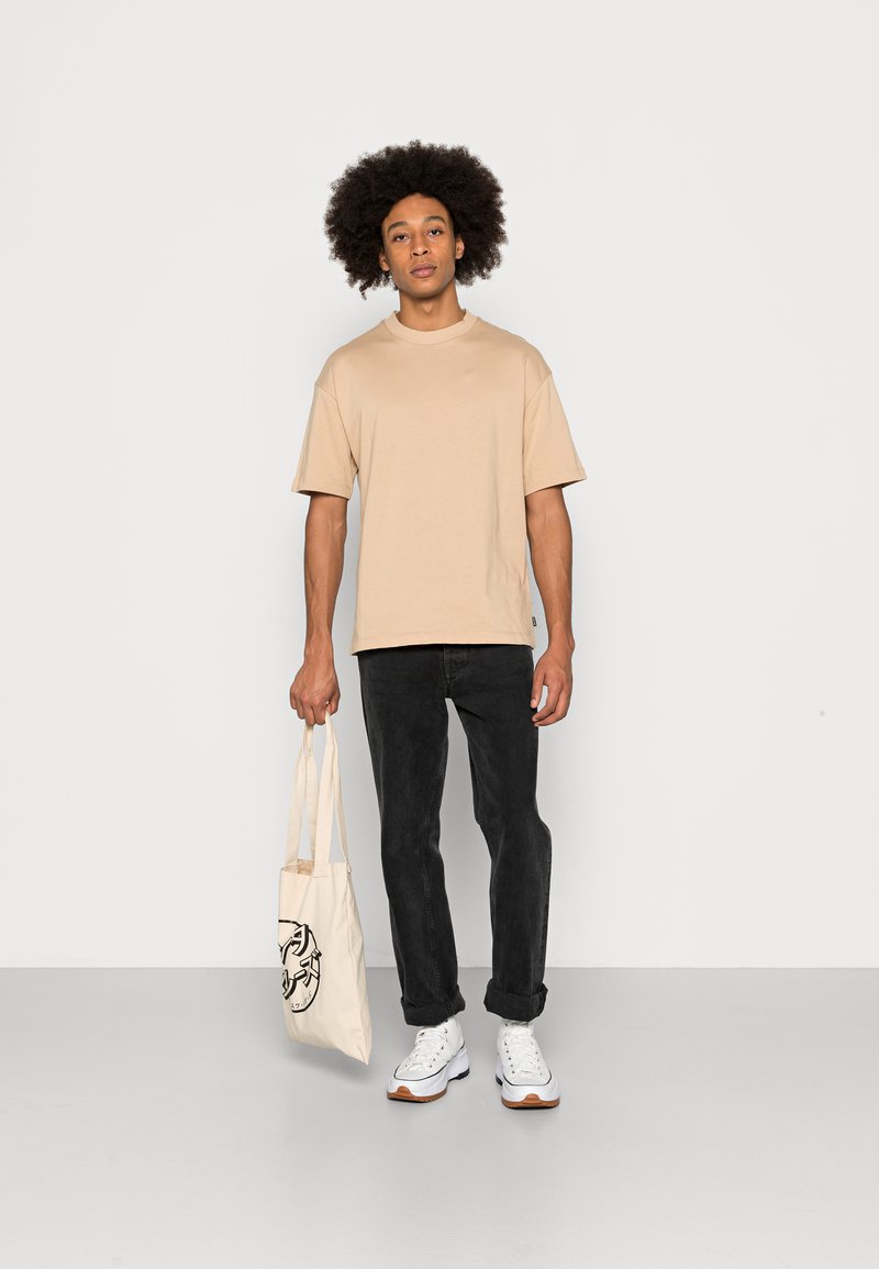 Herren T-Shirts basic | Jack & Jones PREMIUM JPRBLAKAM CLEAN TEE CREW NECK T-Shirt basic curds whey/beige - VN69462 Herren T-Shirts basic | Jack & Jones PREMIUM JPRBLAKAM CLEAN TEE CREW NECK T-Shirt basic curds whey/beige - VN69462