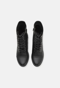 Call it Spring WYNONAH B.E.D FOAM - Snørestøvletter - black