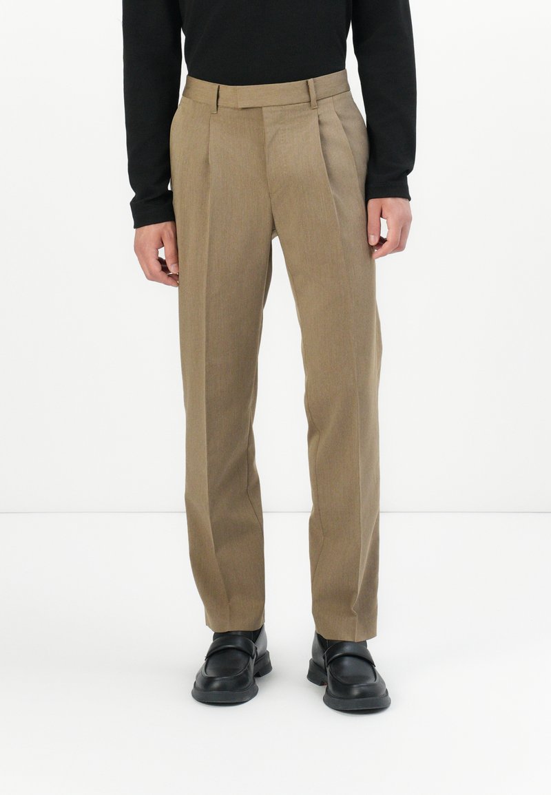 AllSaints Chino groen AllSaints Chino groen