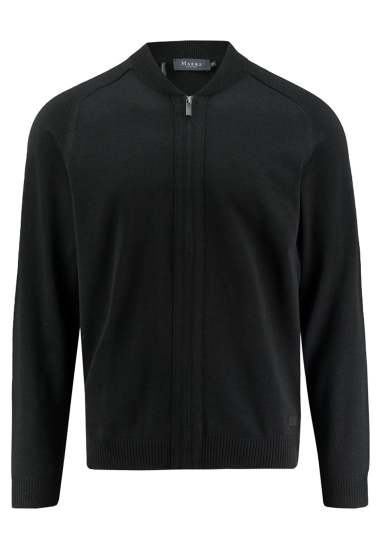 Černý pletený cardigan se zipovým uzávěrem, žebrovaným límcem a manžetami a hladkou texturou. Má decentní logo na dolním pravém lemu.