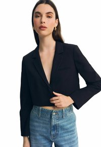 Next Blejzr - black